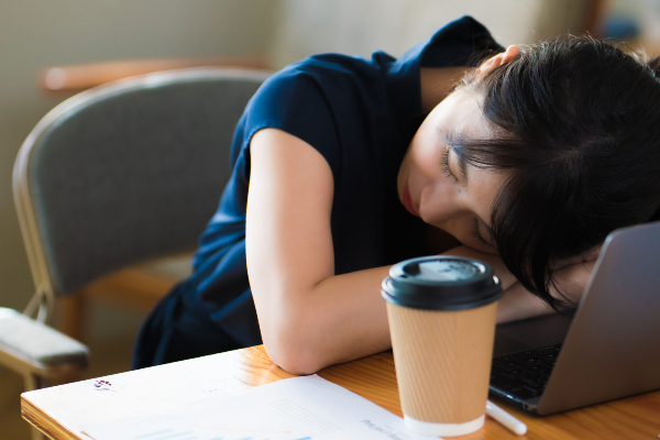 コーヒーを飲んでも“居眠り”…昼間の「異常な眠気」の正体